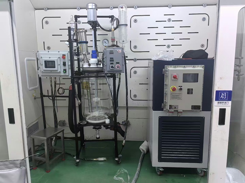 帶超聲波的反應(yīng)釜在客戶現(xiàn)場