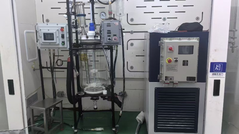 帶超聲波的反應(yīng)釜在客戶現(xiàn)場