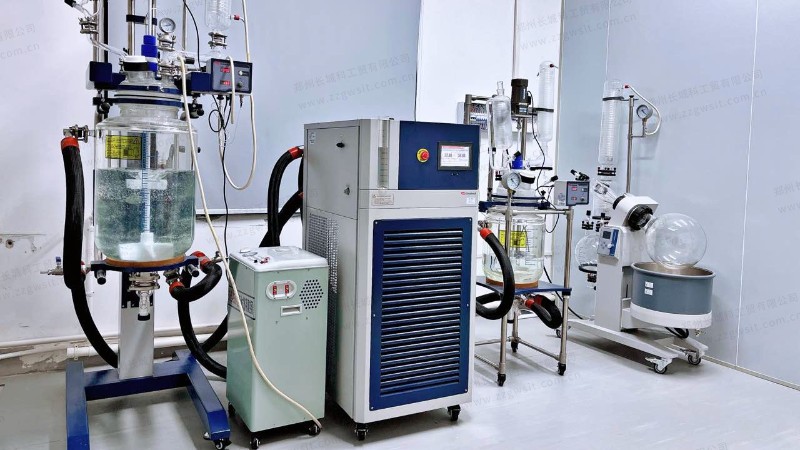 江蘇某科研院用真空獲取與控制裝置及反應釜組成的配套系統(tǒng)